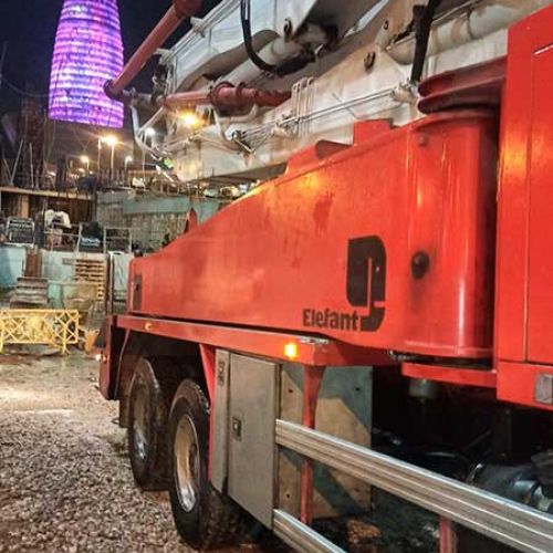 Camión de bombeo de hormigón en Barcelona