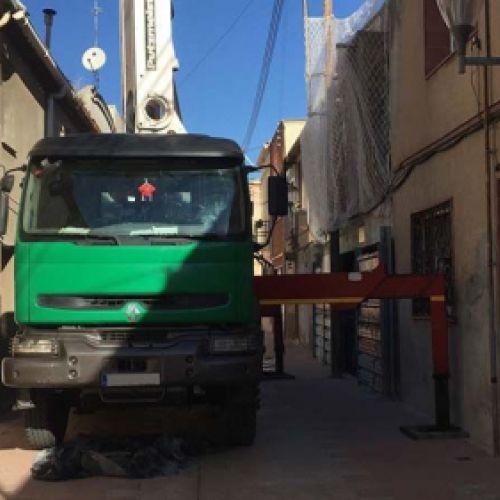 Bombeo de hormigón desde camión para obra