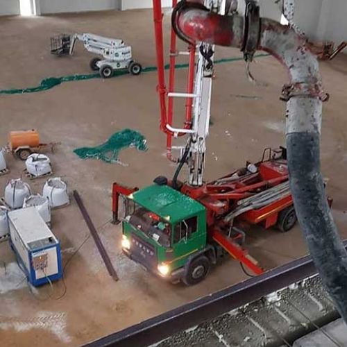 Forjado y maquinaria de bombeo de hormigón