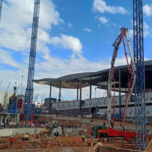 Vista panorámica de edificio en construcción en Barcelona